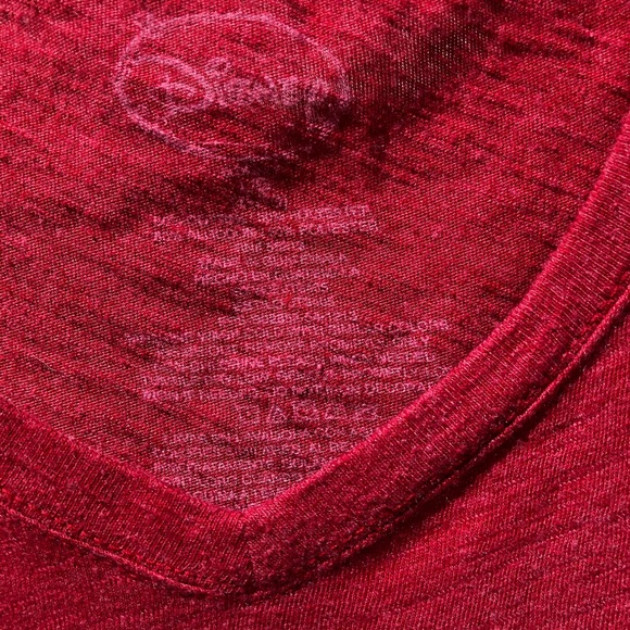NWT Mickey Mouse WALT DISNEY T-Shirt Womens M Classic Fitted Burgundy Red Top - Picture 5 of 6